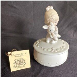 Precious Moments E-9281, Jesus Love Me, trinket box, from 1982, Retired